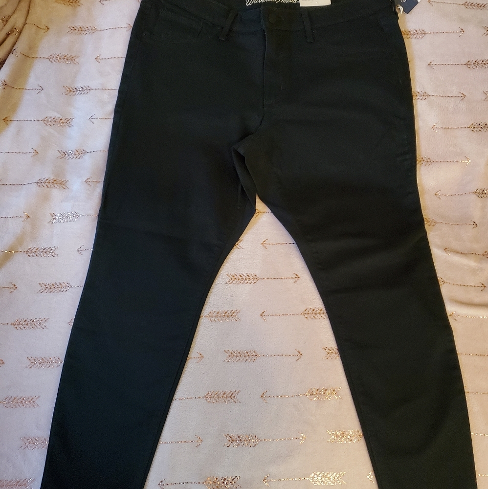 Universal Thread Mid Rise Jegging